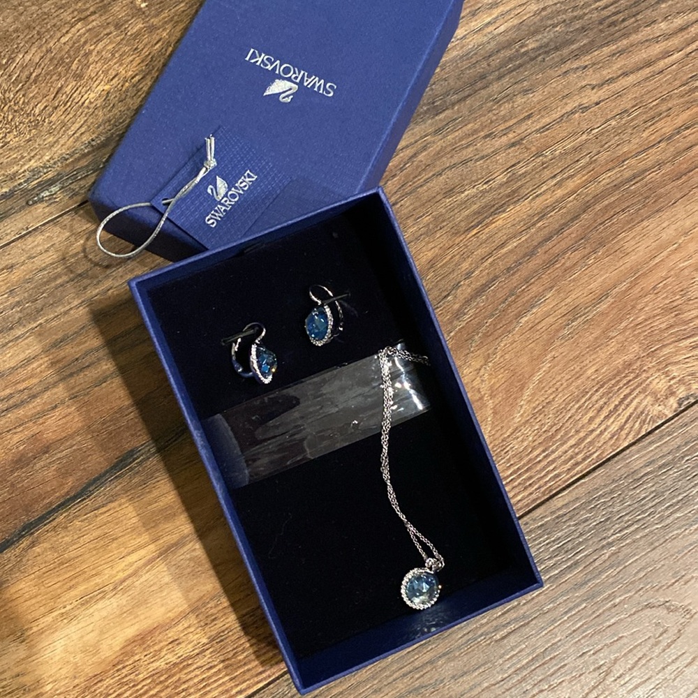 Swarovski set NEW!!! - Picture 2 of 2